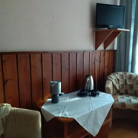 Syriusz Quarto em Acomodações Particulares *